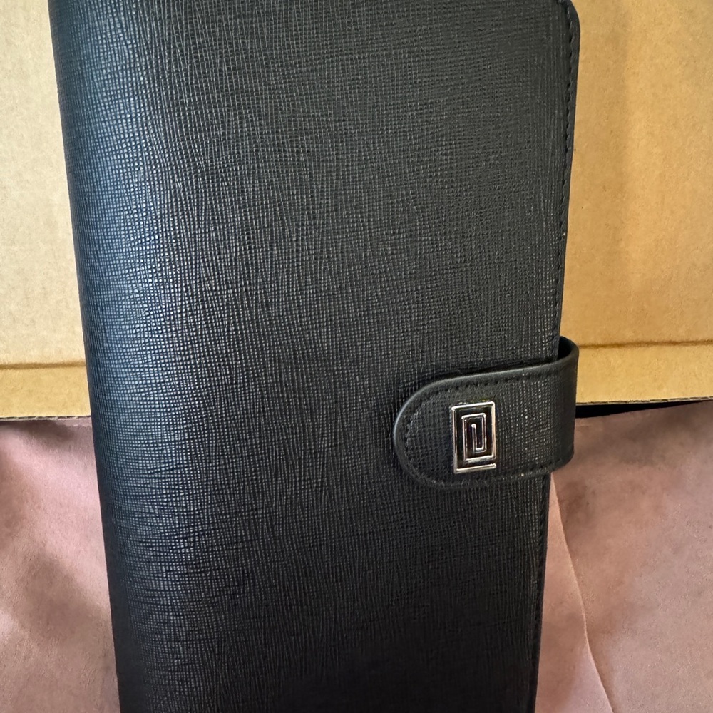 SL4. Slim Plus Wallet Ringless
Agenda | Planner Cover